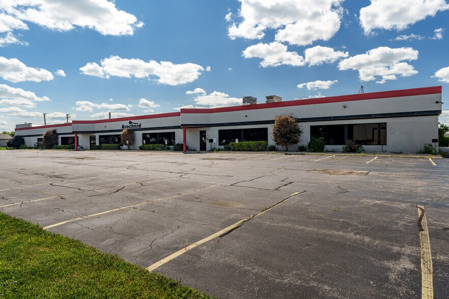 6212 Material Ave, Loves Park, IL à vendre - Photo de l’immeuble – Image 2 sur 79