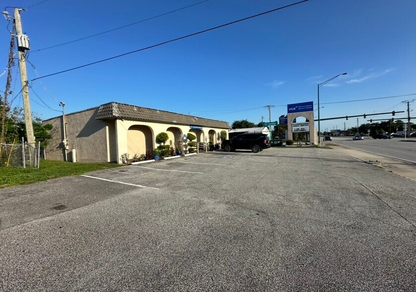 1104 S Nova Rd, Ormond Beach, FL à vendre - Photo de l’immeuble – Image 2 sur 25