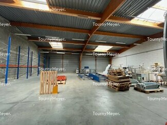 Plus de détails pour Local d'activités à louer