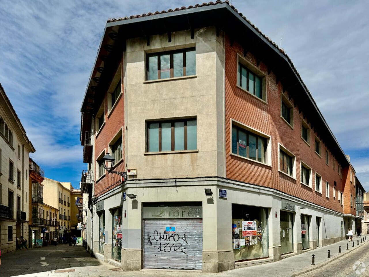 Local commercial dans Ávila, Ávila à louer Photo principale– Image 1 sur 31