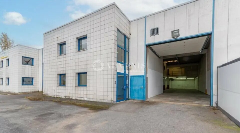 Local d'activités dans Baillet-en-France à vendre - Photo de l’immeuble – Image 1 sur 5