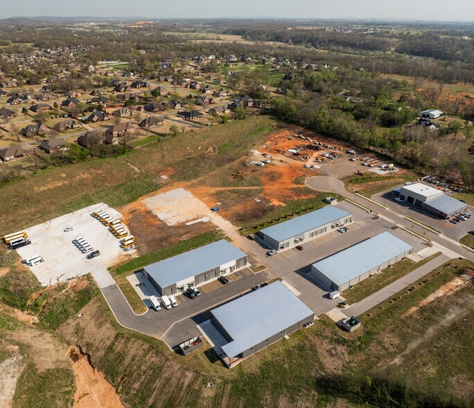 162 Grading Ln, Cave Springs, AR à louer - Photo principale – Image 1 sur 8