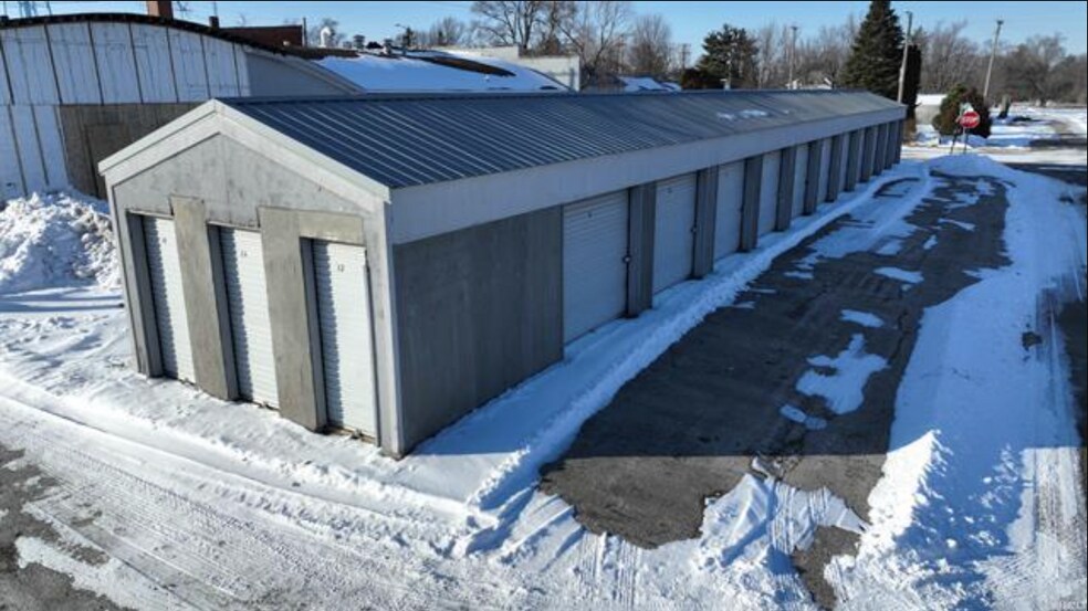 121 Railroad St, Medaryville, IN à vendre - Photo principale – Image 1 sur 3