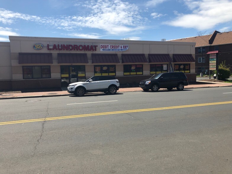 25-73 Albany Ave, Hartford, CT à louer - Photo de l’immeuble – Image 3 sur 14