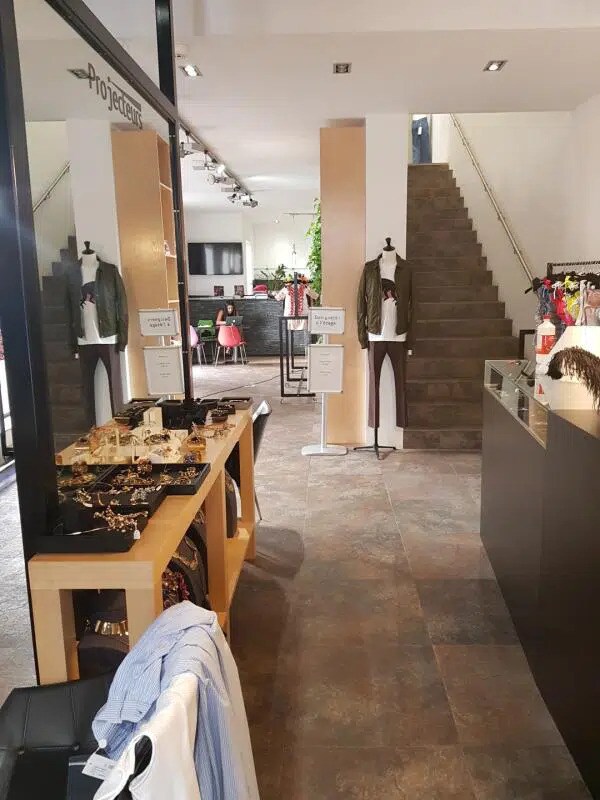 Plus de détails pour Local commercial à vendre