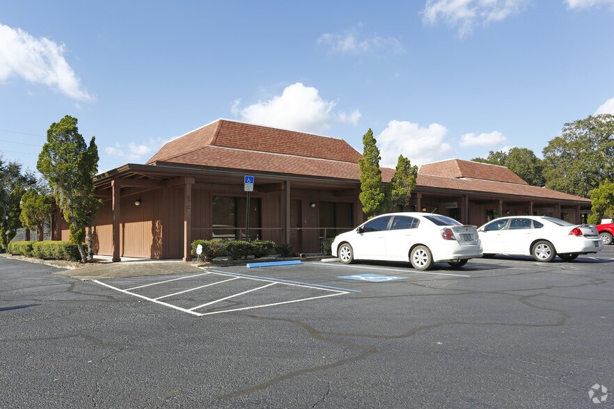 6725 Cedarridge Dr, Zephyrhills, FL à louer - Photo principale – Image 1 sur 5