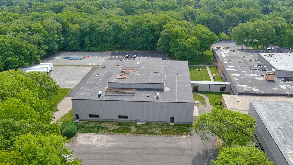 220 Highland St St, East Bridgewater, MA à louer - Photo de l’immeuble – Image 2 sur 7