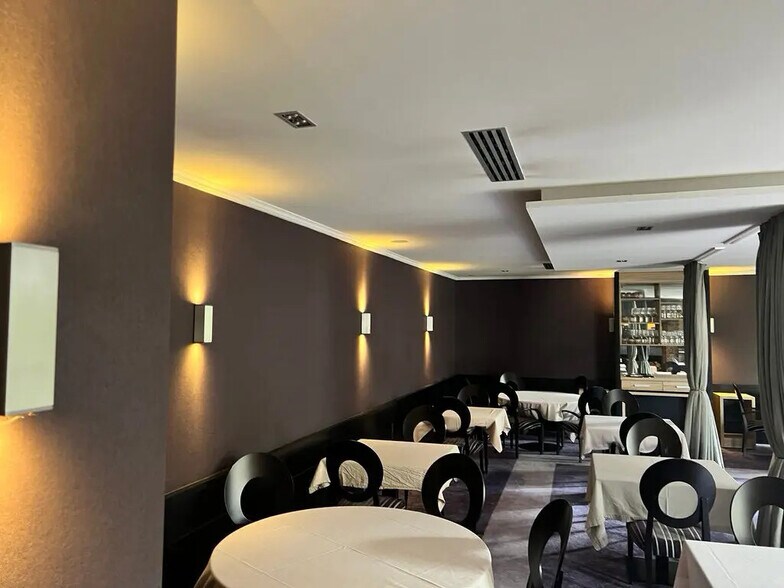 Local d’activités dans Vannes à louer - Photo de l’immeuble – Image 2 sur 4