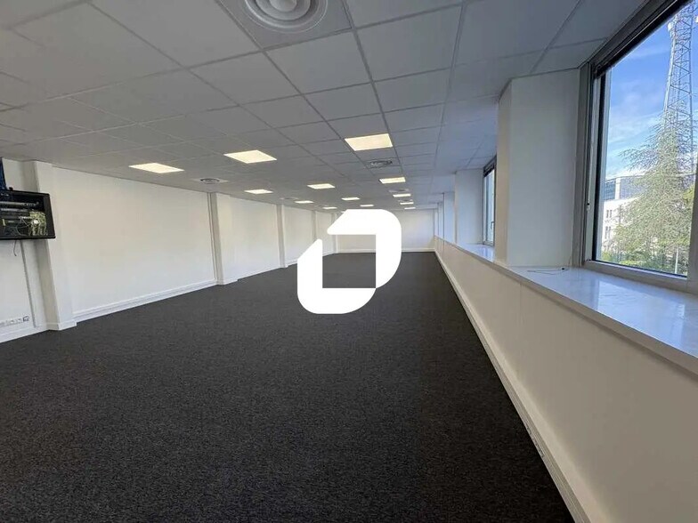 Bureau dans Vélizy-Villacoublay à louer - Photo de l’immeuble – Image 1 sur 16