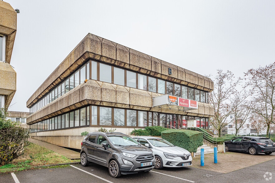 11 Rue Théodore Blanc, Bruges à louer - Photo principale – Image 1 sur 2