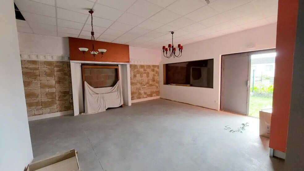 Local commercial dans Naintré à louer - Photo de l’immeuble – Image 3 sur 3