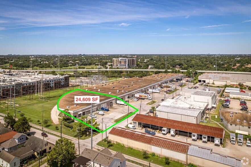 2001-2299 White St, Houston, TX à louer - Photo de l’immeuble – Image 1 sur 4