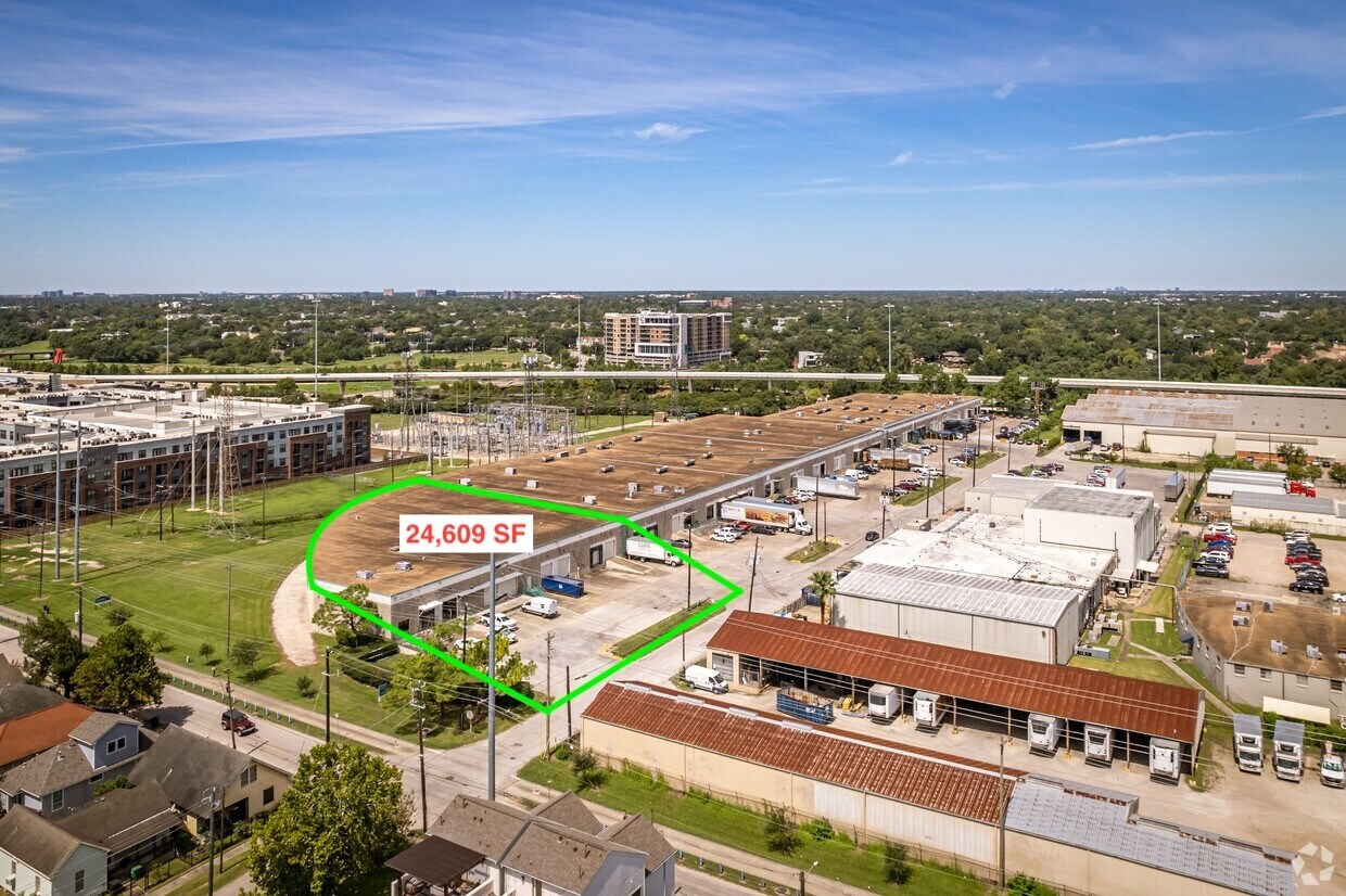2001-2299 White St, Houston, TX à louer Photo de l’immeuble– Image 1 sur 5