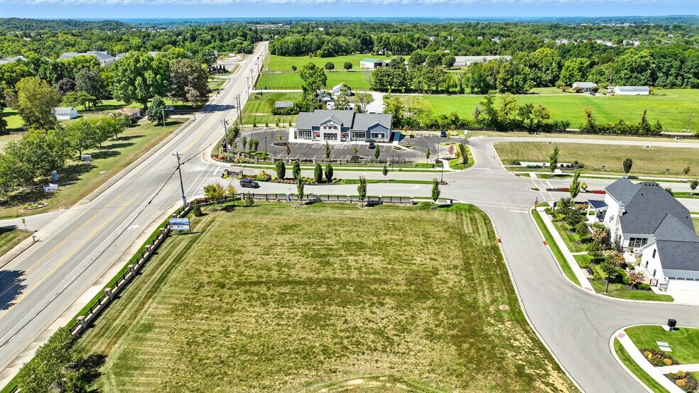 1330 N Bend Rd, Hebron, KY à louer - Photo de l’immeuble – Image 3 sur 7
