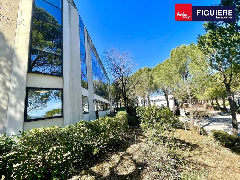 350 Avenue Jean-René Guillibert Gautier De La Lauzière, Aix-en-Provence à louer - Photo de l’immeuble – Image 3 sur 11