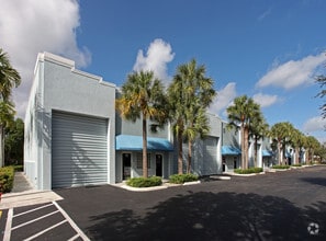 6761 W Sunrise Blvd, Plantation, FL à louer Photo de l’immeuble– Image 2 sur 5