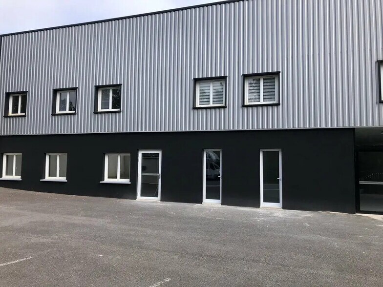 Bureau dans Reims à louer - Photo de l’immeuble – Image 2 sur 16