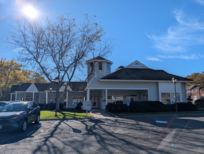 188 Main St, Monroe, CT à vendre - Photo de l’immeuble – Image 2 sur 4