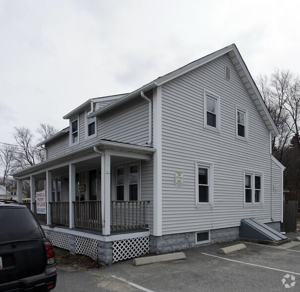 148 Putnam Pike, Johnston, RI à vendre - Photo principale – Image 1 sur 19