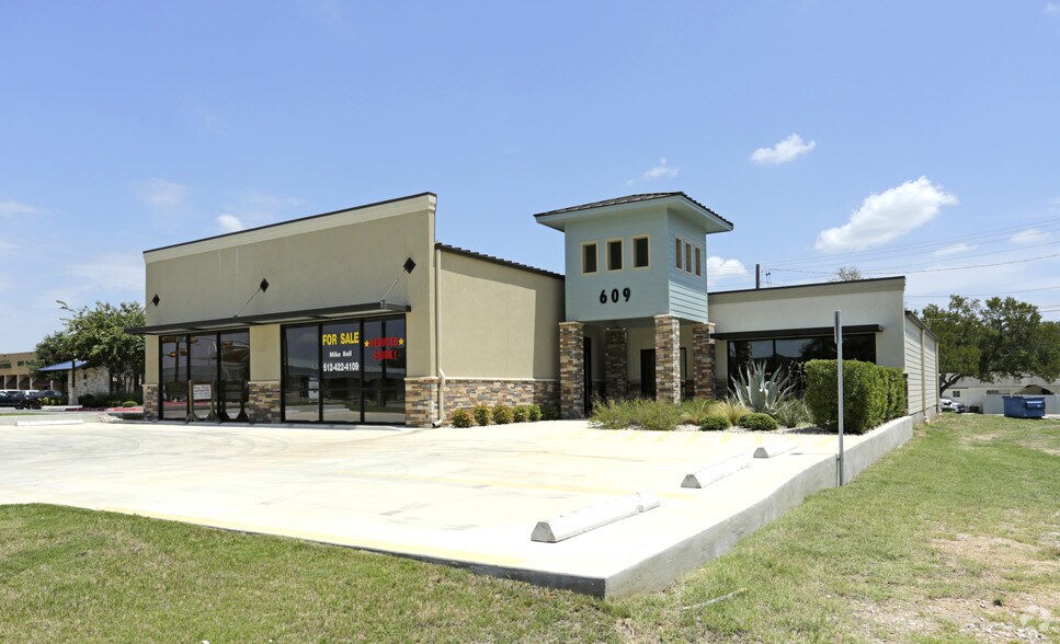609 US Highway 281, Marble Falls, TX à vendre - Photo principale – Image 1 sur 2