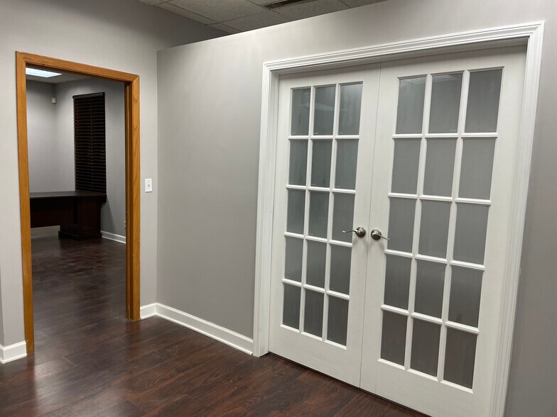 1881 Commerce Dr, Elk Grove Village, IL à louer - Photo intérieure – Image 3 sur 20