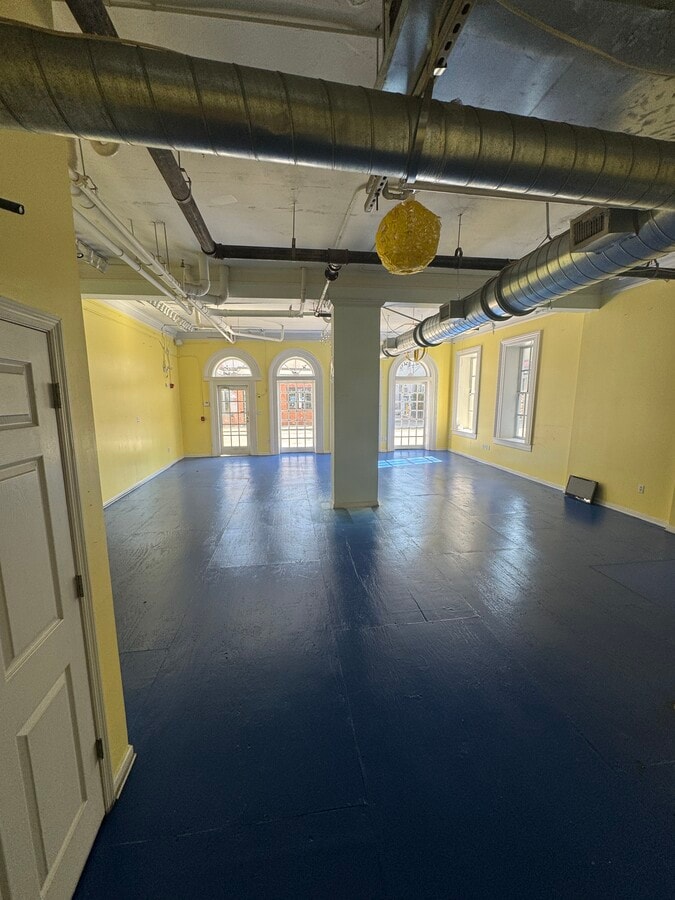 111 W Bay St, Savannah, GA 31401 - Lot Restaurant - - Photo intérieure - Image 1 of 2