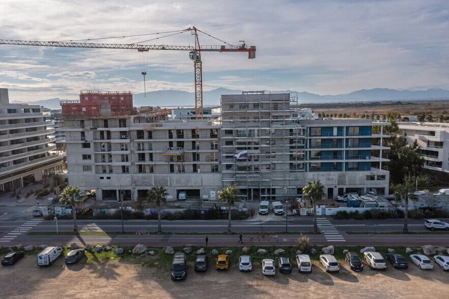 Local commercial dans Canet-en-Roussillon à louer - Photo de l’immeuble – Image 3 sur 3
