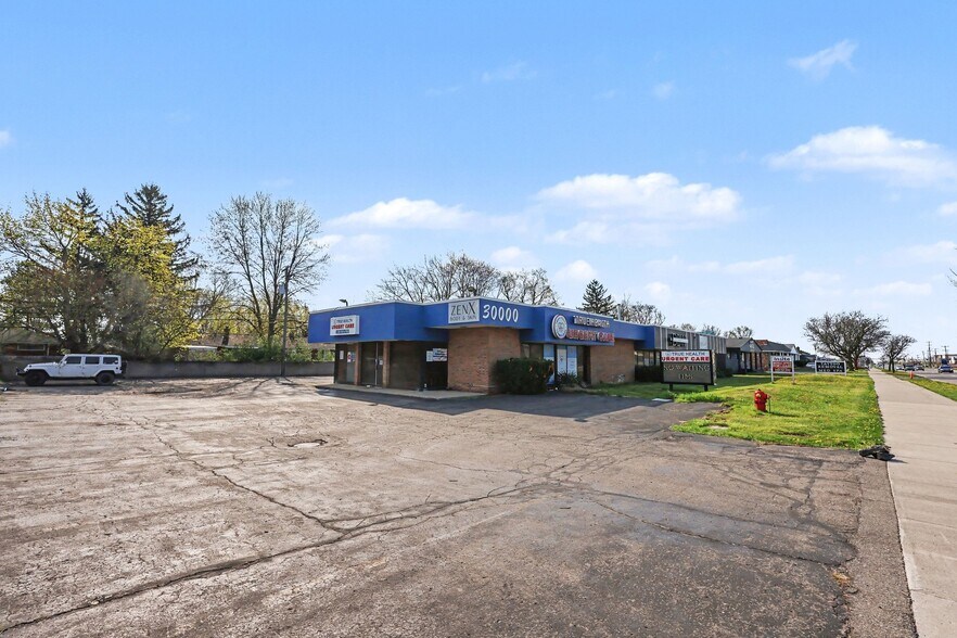 30000 Orchard Lake Rd, Farmington, MI à vendre - Photo de l’immeuble – Image 2 sur 30