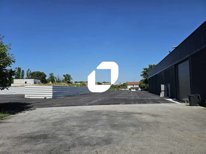 dans Le Mesnil-Amelot à vendre - Photo principale – Image 1 sur 1