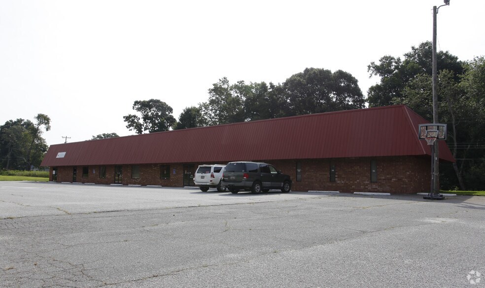 2306 Chesnee Hwy, Spartanburg, SC à louer - Photo de l’immeuble – Image 2 sur 3