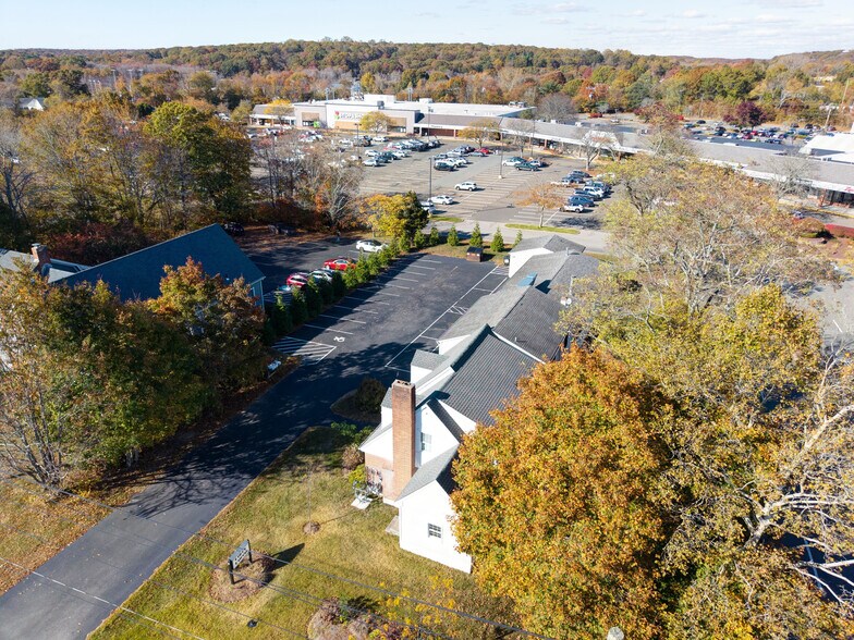 93 Elm St, Old Saybrook, CT à vendre - Photo de l’immeuble – Image 3 sur 34