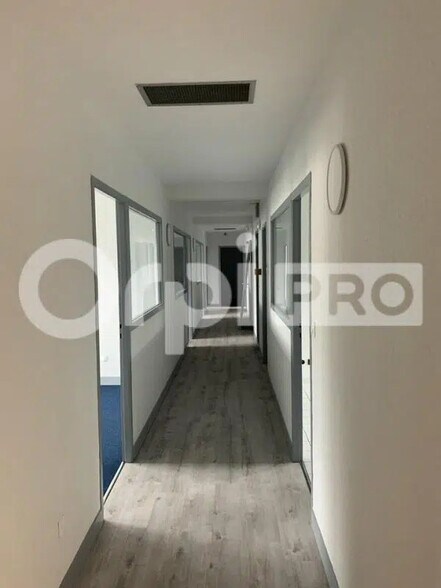 Bureau dans Pessac à louer - Photo de l’immeuble – Image 1 sur 10