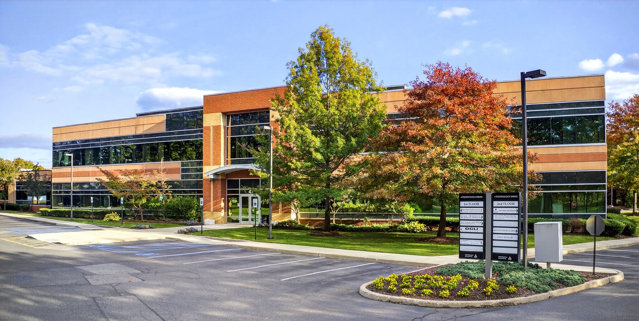 6 Technology Dr, Setauket, NY à louer Photo principale– Image 1 sur 12
