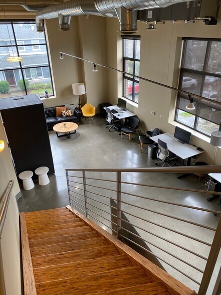 1886 25th Ave NE, Issaquah, WA à louer - Photo de l’immeuble – Image 2 sur 8