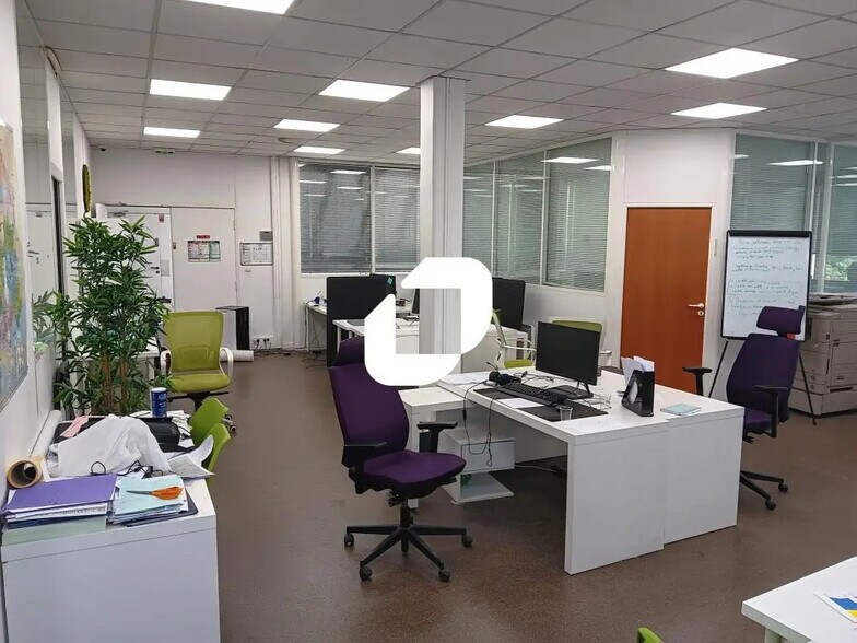 Bureau dans Créteil à louer - Photo de l’immeuble – Image 1 sur 6