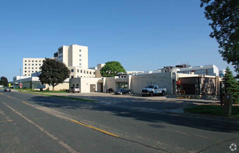 6525 S France Ave, Edina, MN à louer - Photo de l’immeuble – Image 2 sur 8