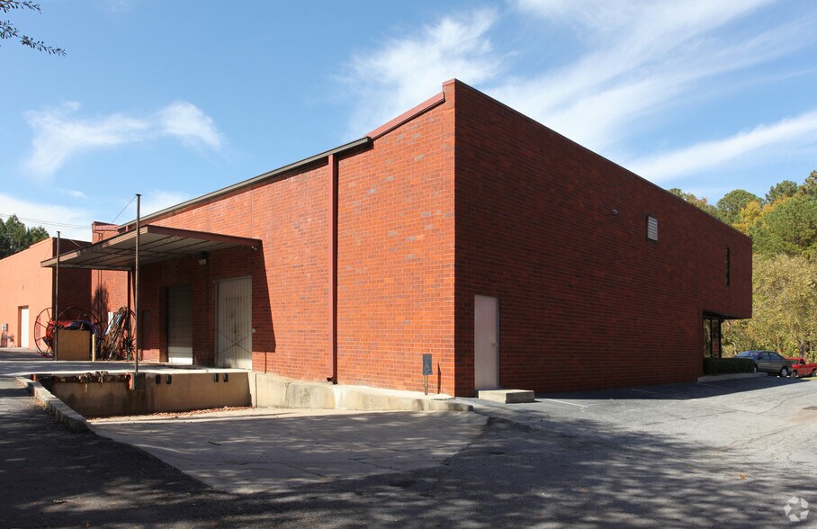 4264 Winters Chapel Rd, Atlanta, GA à louer - Photo de l’immeuble – Image 2 sur 3
