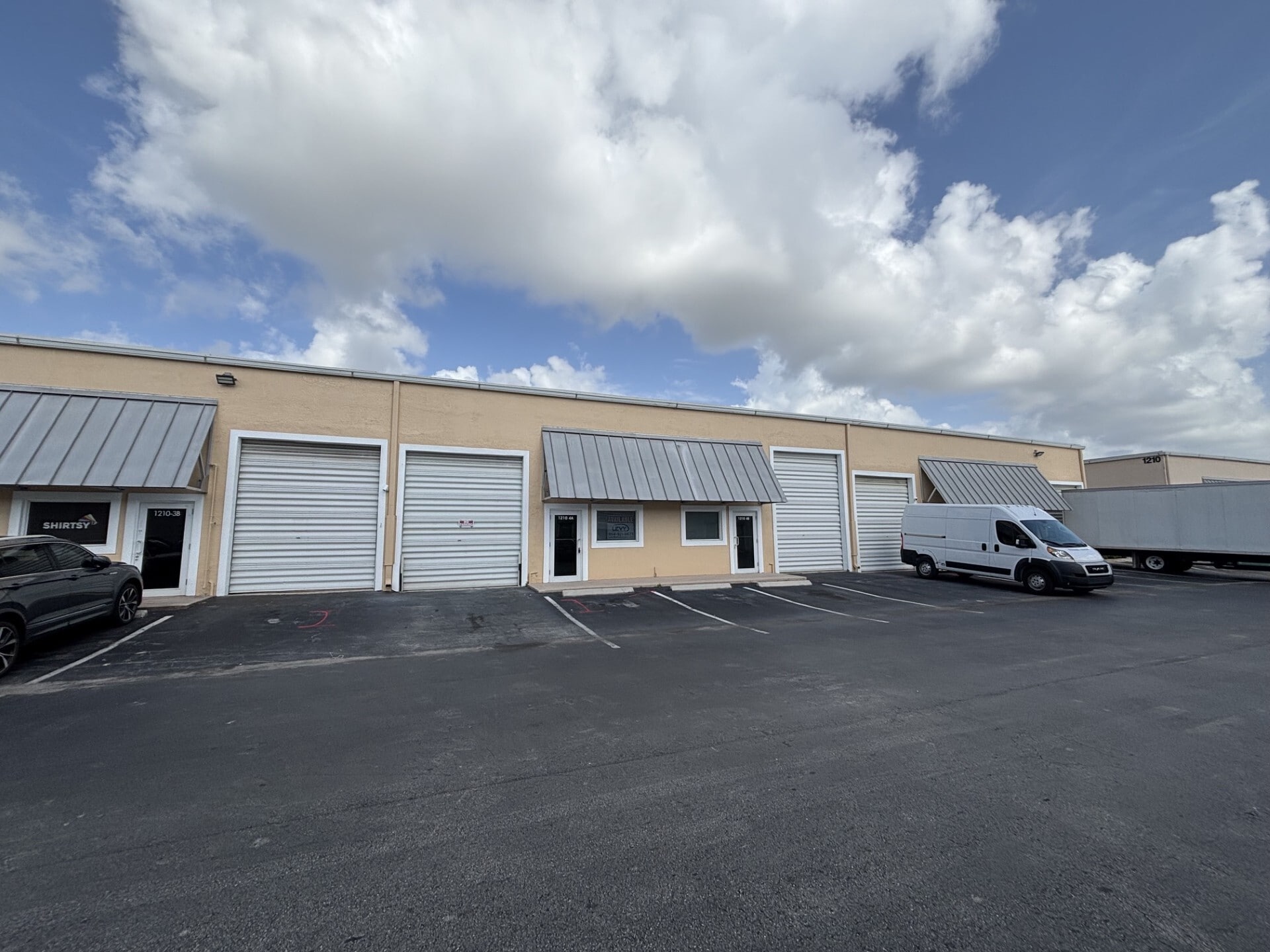 1200-1340 Stirling Rd, Dania Beach, FL à louer Photo de l’immeuble– Image 1 sur 7