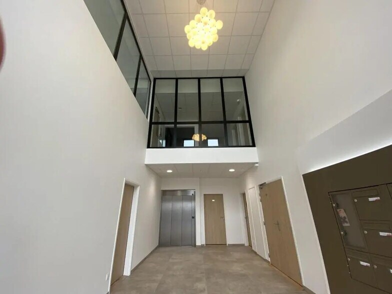 Bureau dans Le Havre à vendre - Hall d’entrée – Image 2 sur 3