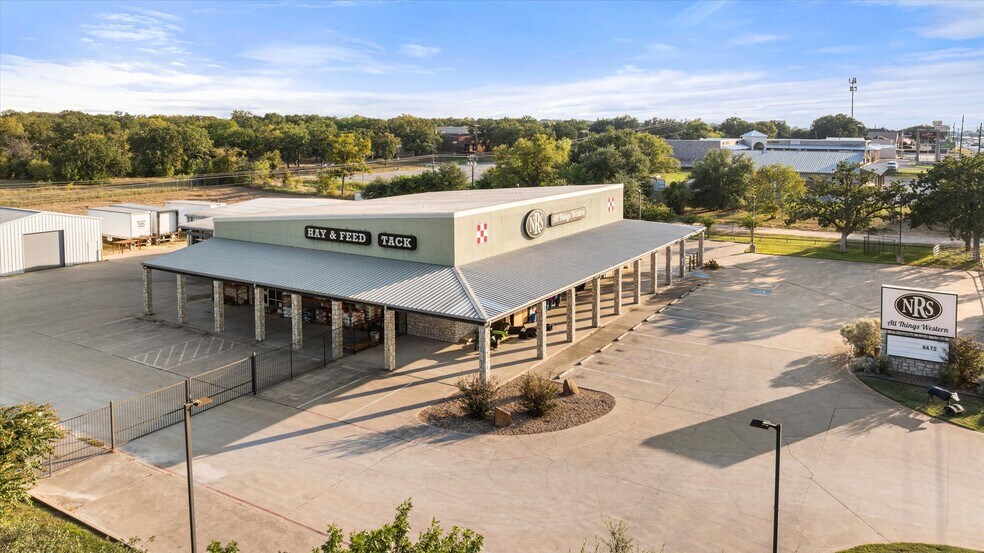 2521 E US Highway 377, Granbury, TX à vendre - Photo de l’immeuble – Image 2 sur 21