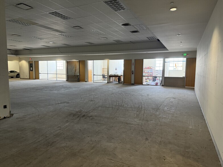 15001 S Figueroa St, Gardena, CA à louer - Photo de l’immeuble – Image 3 sur 5