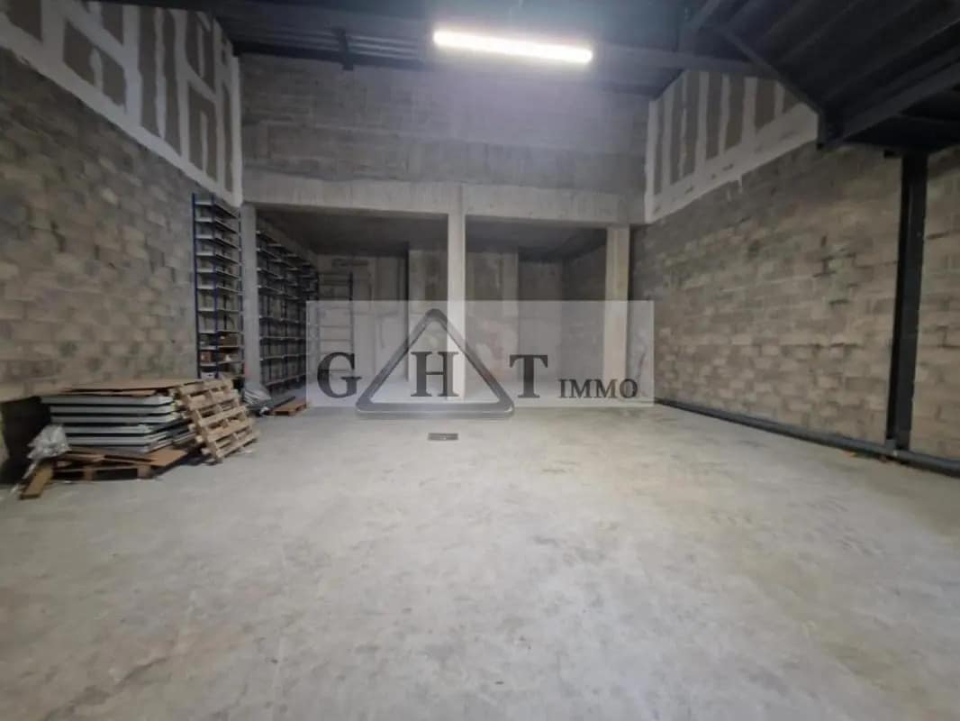 Industriel/Logistique dans Montfermeil à louer Photo intérieure– Image 1 sur 7