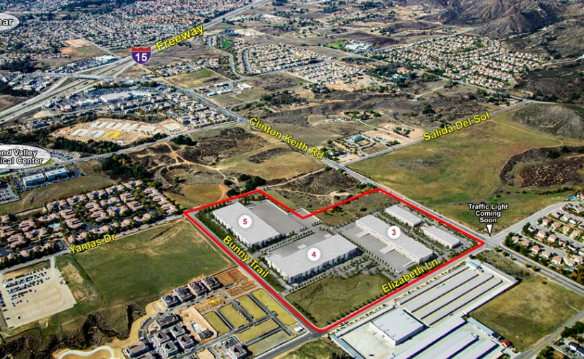 24750 Clinton Keith Rd, Wildomar, CA à vendre - Aérien – Image 2 sur 3