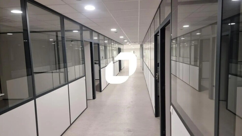 Bureau dans Chennevières-sur-Marne à louer - Photo de l’immeuble – Image 1 sur 5