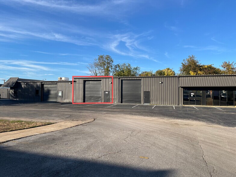 137B Dyer St, Columbia, TN à louer - Photo de l’immeuble – Image 2 sur 7