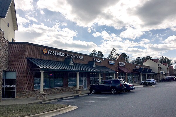 Bass Lake Rd, Holly Springs, NC à louer - Photo de l’immeuble – Image 3 sur 8