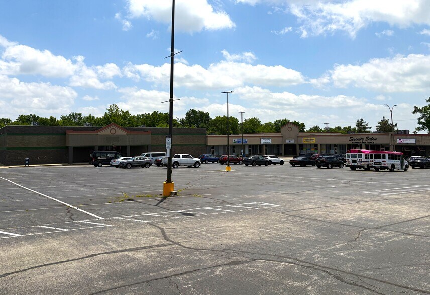 4604-4642 Salem Ave, Dayton, OH à louer - Photo de l’immeuble – Image 3 sur 6