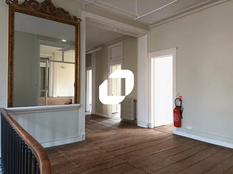 Bureau dans Lille à louer - Photo de l’immeuble – Image 3 sur 8
