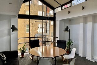 3 Crescent Stables, Londres à louer Photo intérieure– Image 2 sur 2