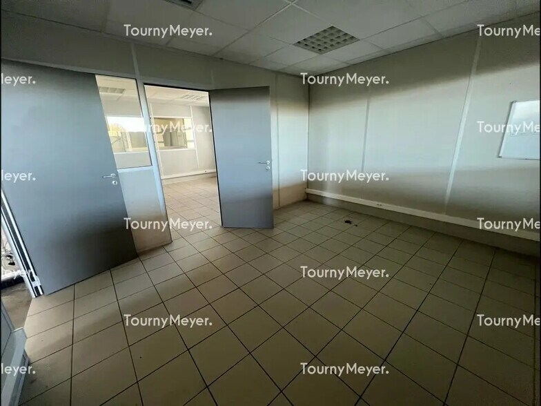 Industriel/Logistique dans Morlaàs à vendre - Photo de l’immeuble – Image 3 sur 5